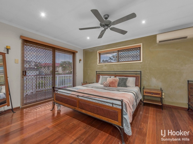 52 Hummingbird Crescent, Wishart QLD 4122