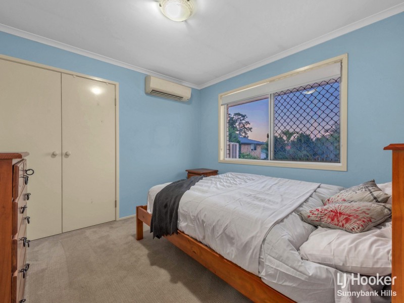 52 Hummingbird Crescent, Wishart QLD 4122