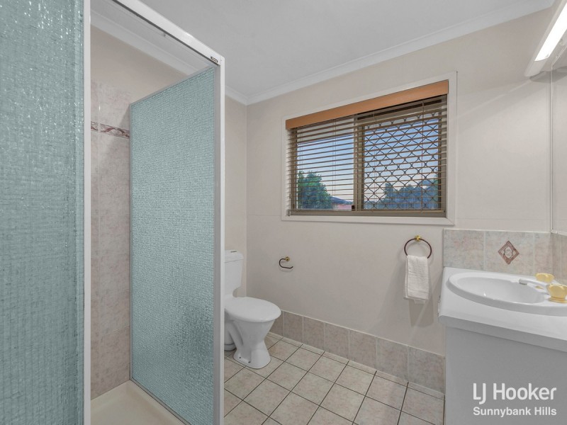 52 Hummingbird Crescent, Wishart QLD 4122