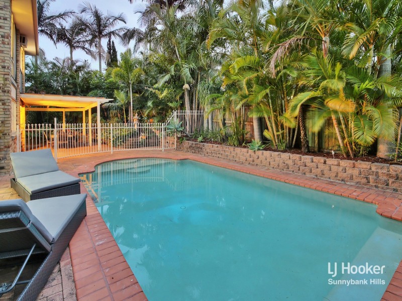 11 Jacaranda Place, Calamvale QLD 4116