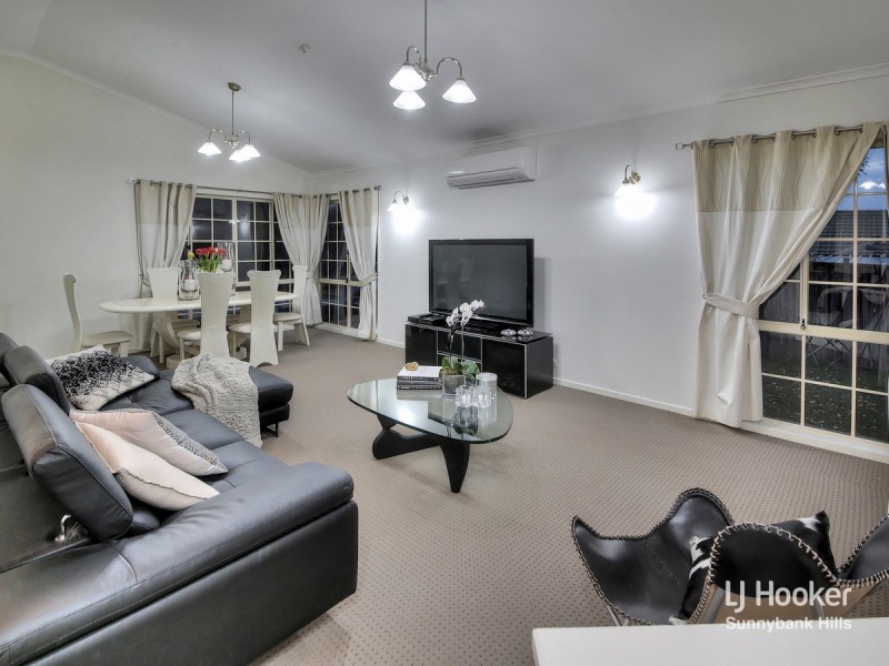 11 Jacaranda Place, Calamvale QLD 4116