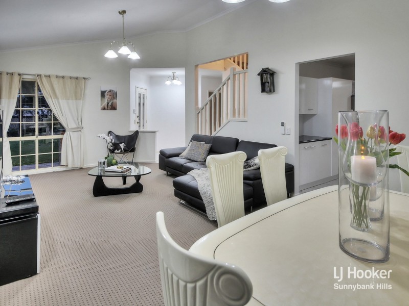 11 Jacaranda Place, Calamvale QLD 4116