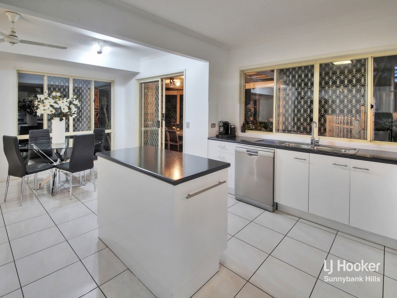 11 Jacaranda Place, Calamvale QLD 4116