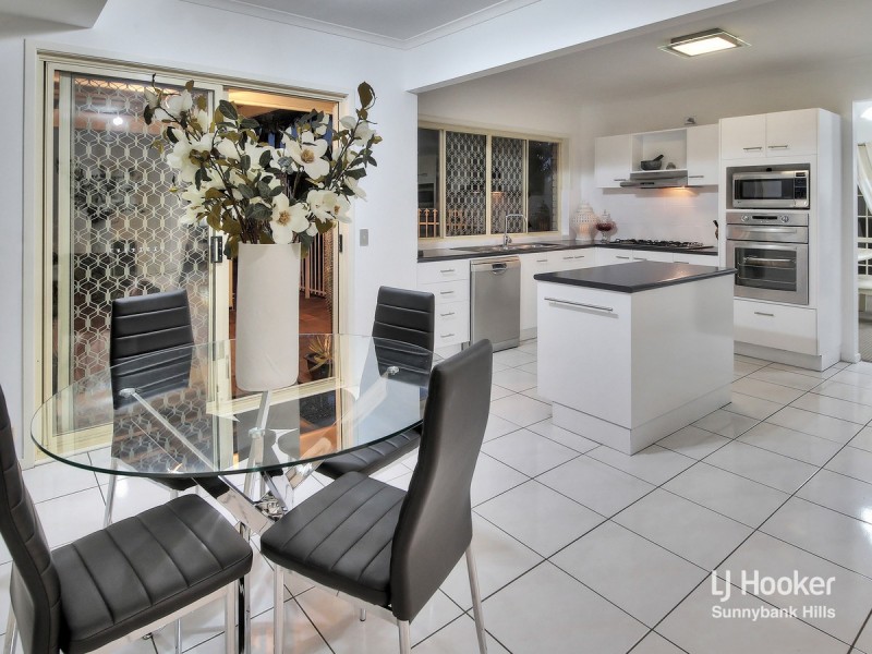 11 Jacaranda Place, Calamvale QLD 4116
