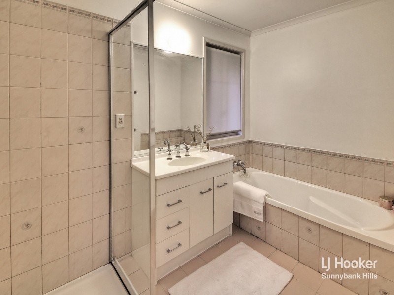 11 Jacaranda Place, Calamvale QLD 4116