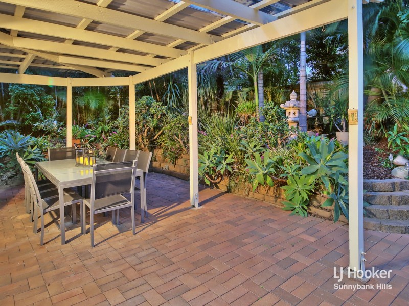 11 Jacaranda Place, Calamvale QLD 4116