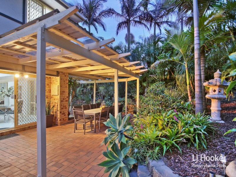 11 Jacaranda Place, Calamvale QLD 4116