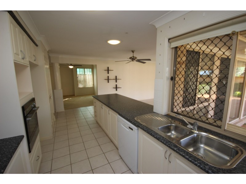 5 Sunhaven Crescent, Kuraby QLD 4112