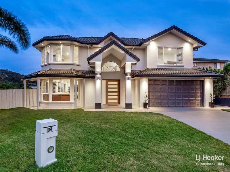 11 Arncliffe Close, Carindale QLD 4152