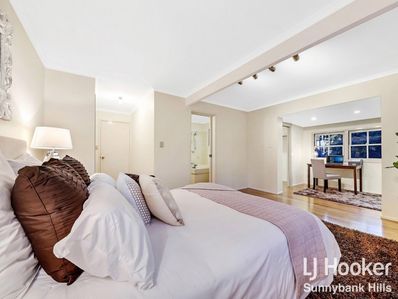 6 Chateau Street, Calamvale QLD 4116