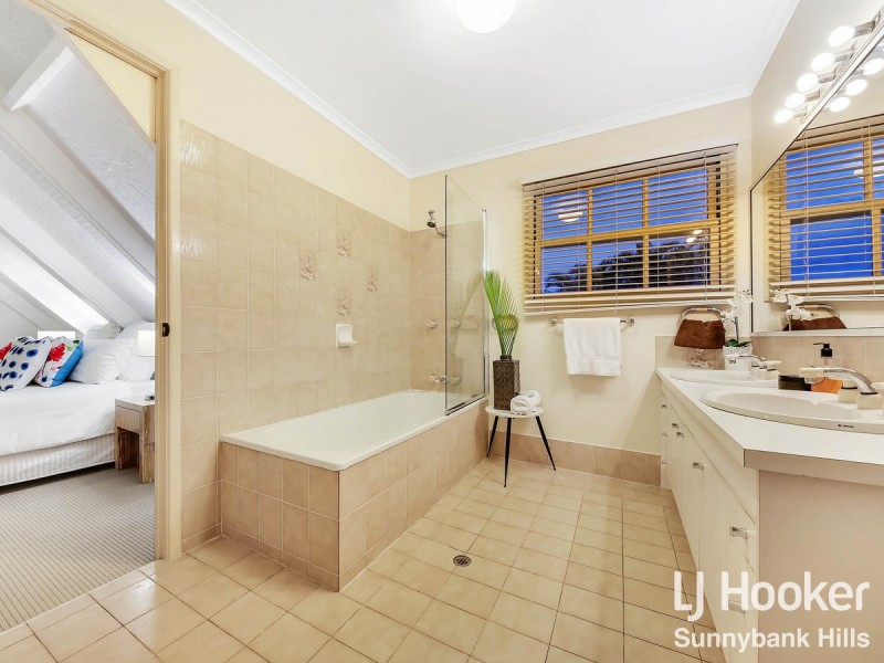 6 Chateau Street, Calamvale QLD 4116