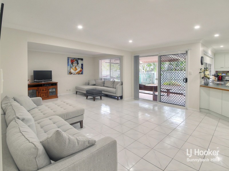 3 Michigan Crescent, Parkinson QLD 4115