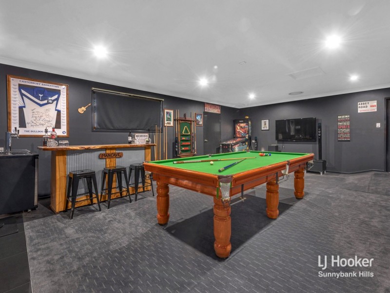 19 Greenways Esplanade, Parkinson QLD 4115