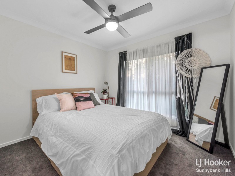 19 Greenways Esplanade, Parkinson QLD 4115