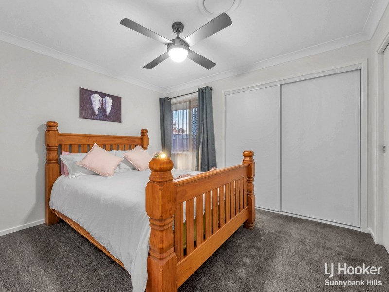 19 Greenways Esplanade, Parkinson QLD 4115