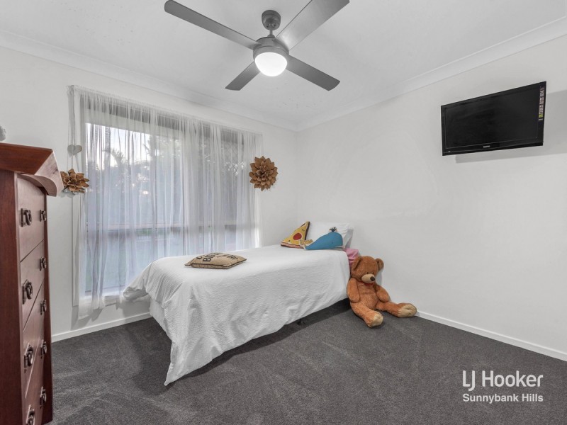 19 Greenways Esplanade, Parkinson QLD 4115