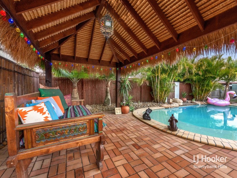 19 Greenways Esplanade, Parkinson QLD 4115