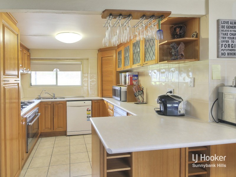 17 Denton Street, Wishart QLD 4122