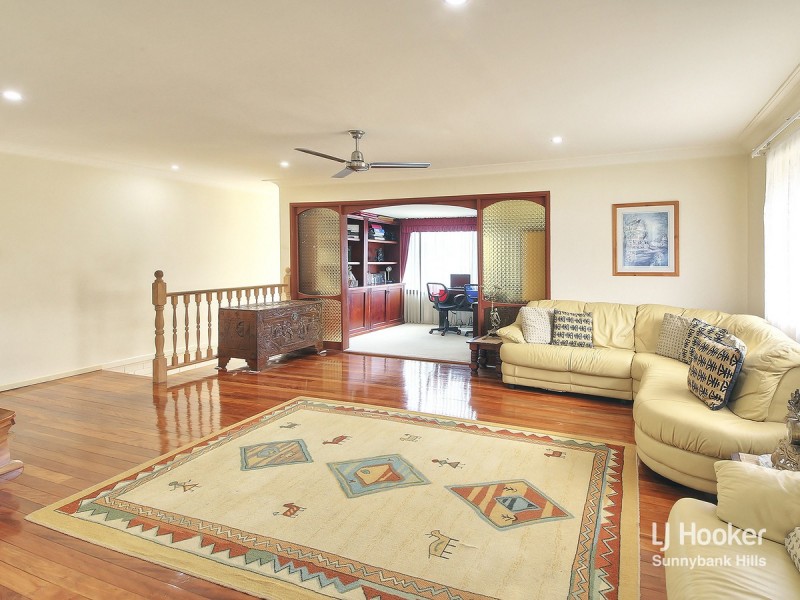 17 Denton Street, Wishart QLD 4122