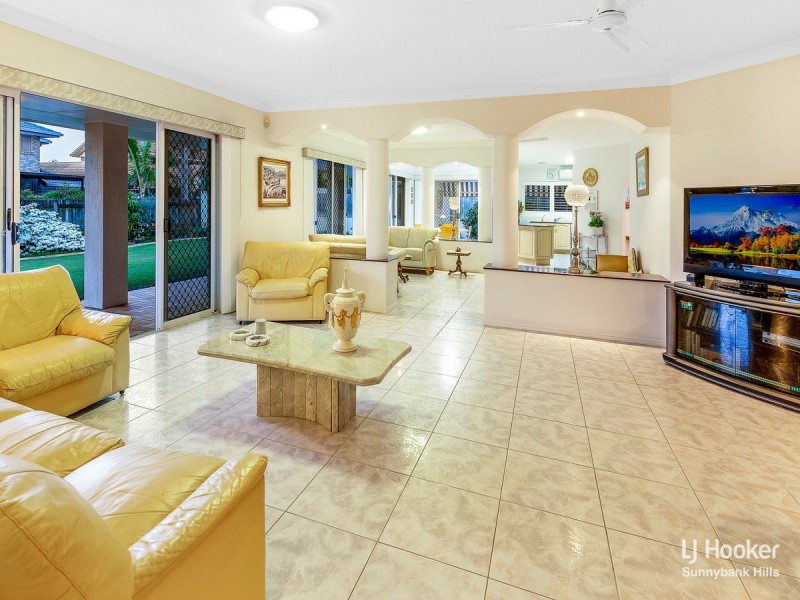 39 Poinciana Crescent, Stretton QLD 4116