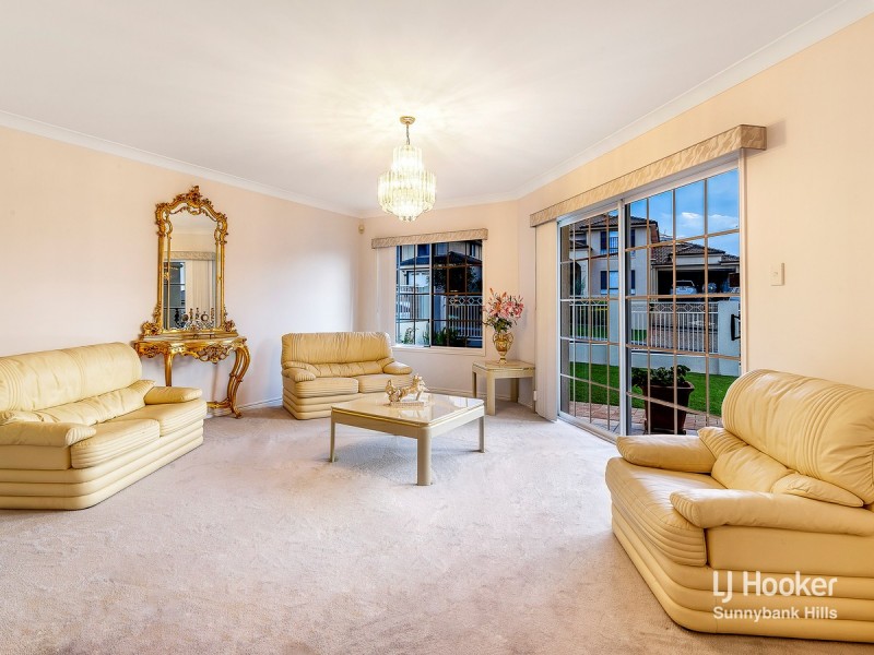 39 Poinciana Crescent, Stretton QLD 4116