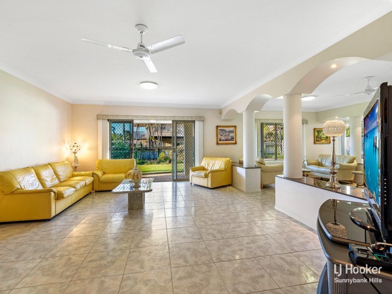 39 Poinciana Crescent, Stretton QLD 4116