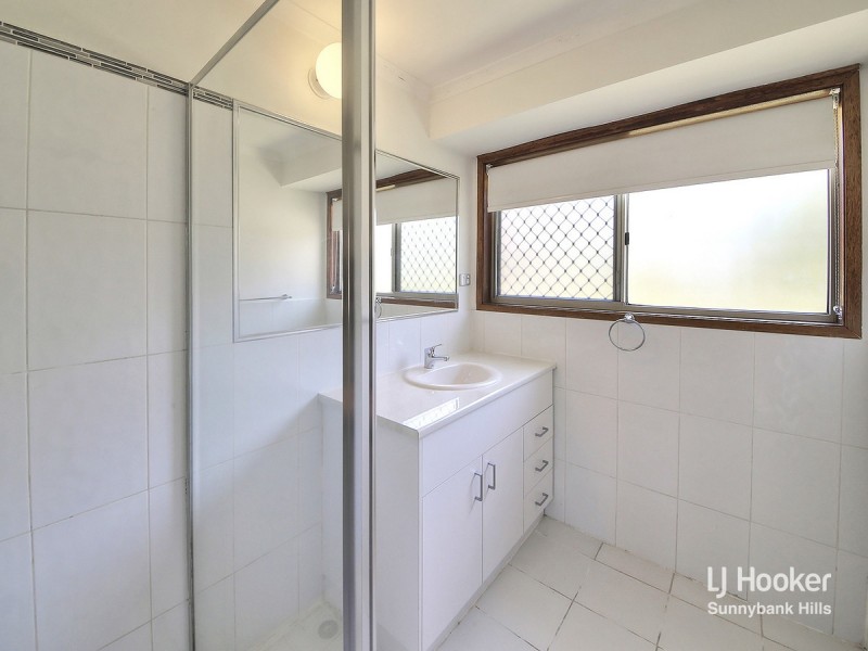 12 Metropole Street, Robertson QLD 4109