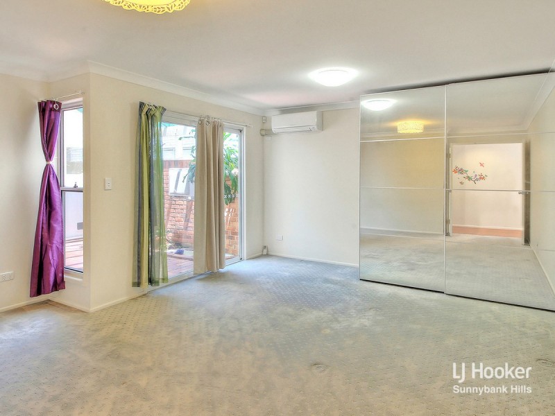 4 Eastcourt Lane, Sunnybank Hills QLD 4109