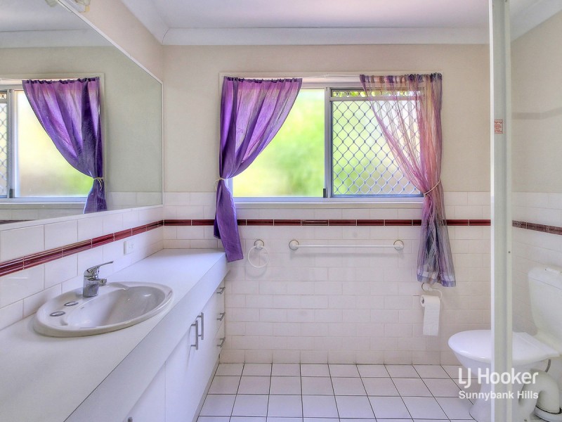 4 Eastcourt Lane, Sunnybank Hills QLD 4109