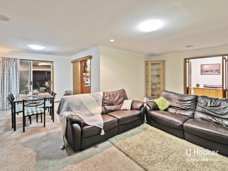 27 Chateau Street, Calamvale QLD 4116