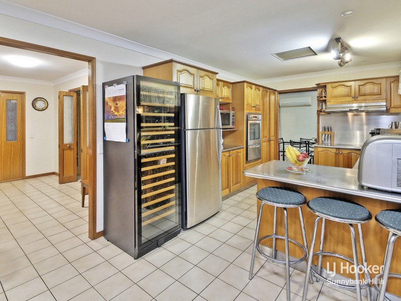 27 Chateau Street, Calamvale QLD 4116