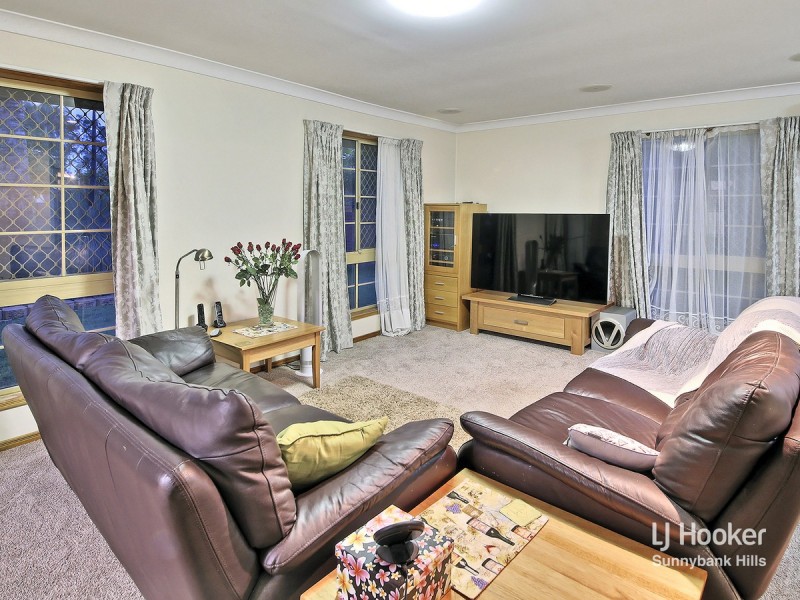 27 Chateau Street, Calamvale QLD 4116