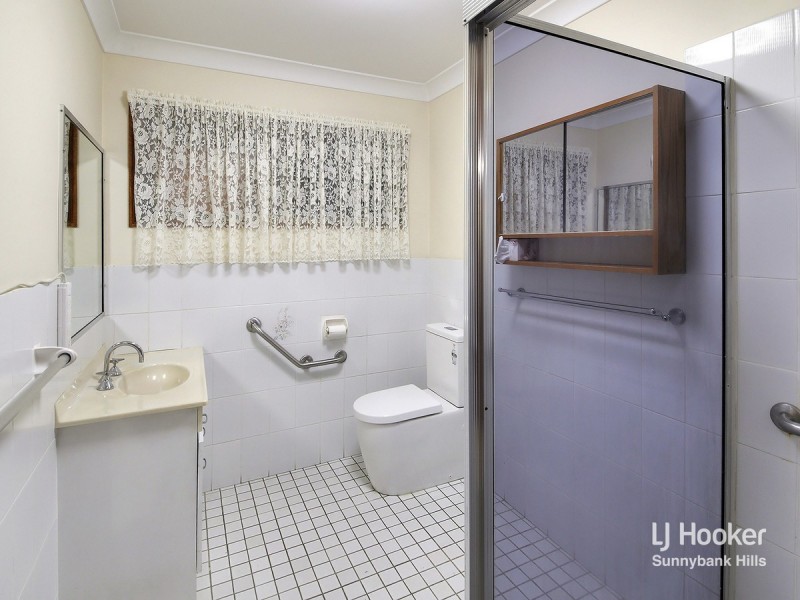 27 Chateau Street, Calamvale QLD 4116