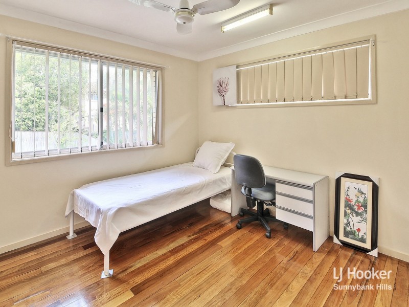 18 Bramwell Street, Eight Mile Plains QLD 4113