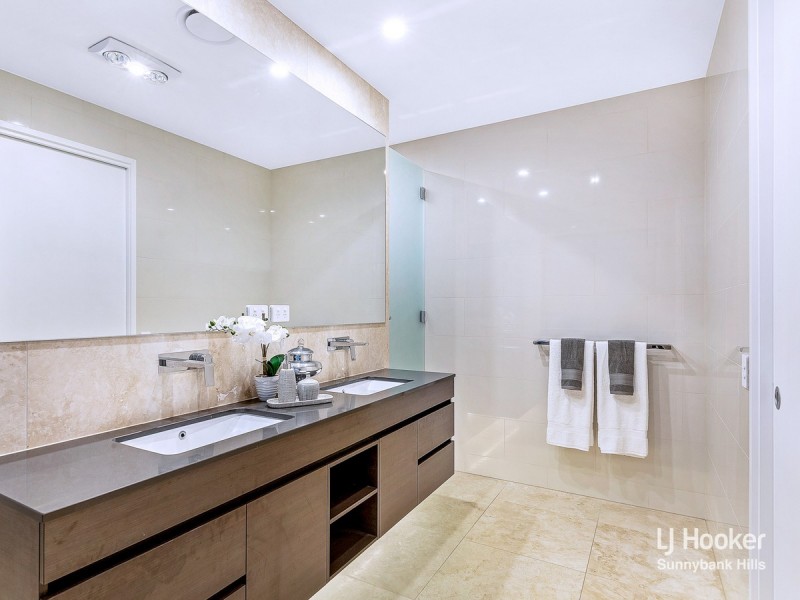 5 Royal Crescent, Rochedale QLD 4123