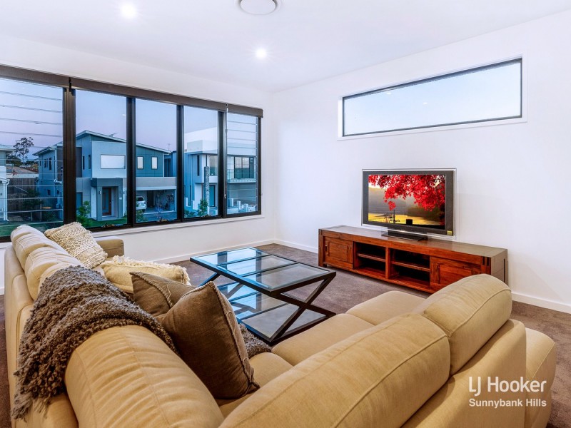 5 Royal Crescent, Rochedale QLD 4123