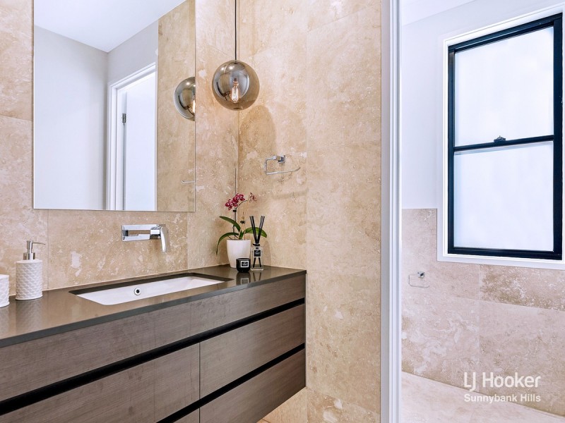 5 Royal Crescent, Rochedale QLD 4123