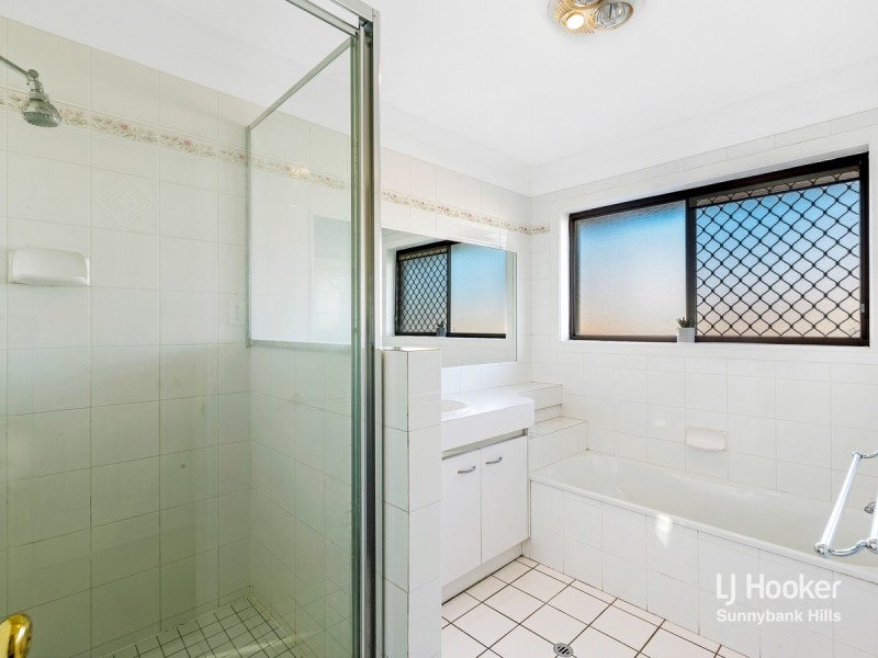 1 Jefferson Place, Stretton QLD 4116