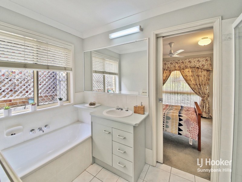 25 Timaru Crescent, Eight Mile Plains QLD 4113