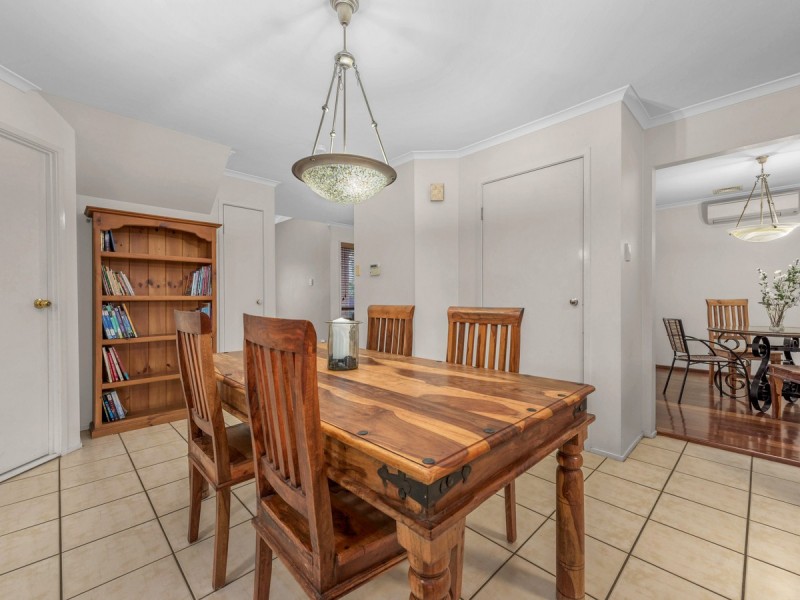 52 Hummingbird Crescent, Wishart QLD 4122