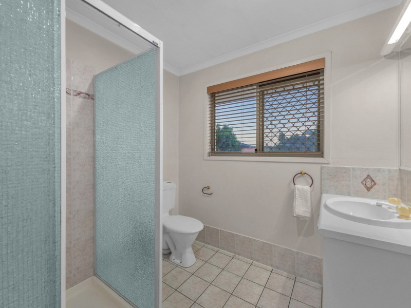 52 Hummingbird Crescent, Wishart QLD 4122