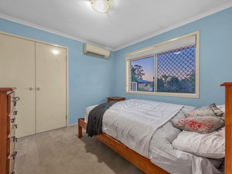 52 Hummingbird Crescent, Wishart QLD 4122