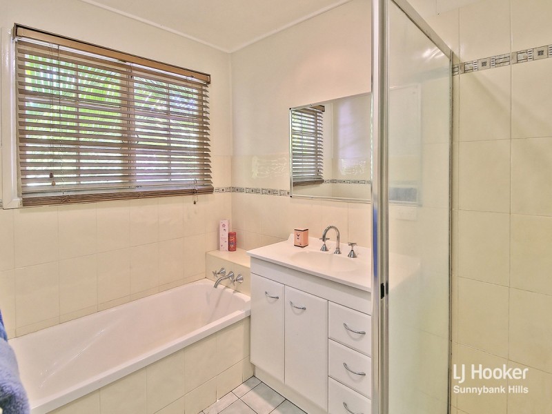 675 Mains Road, Macgregor QLD 4109