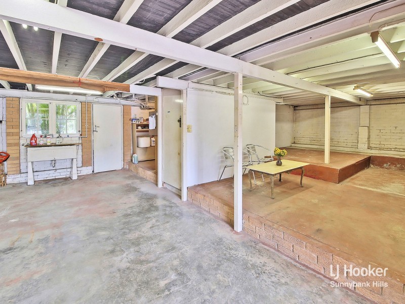 675 Mains Road, Macgregor QLD 4109