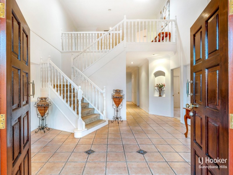 42 Poinciana Crescent, Stretton QLD 4116