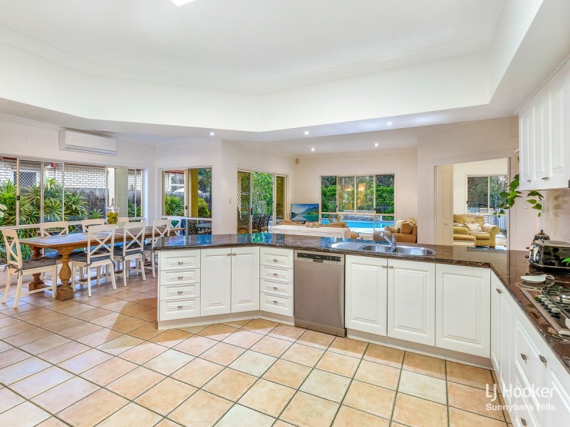42 Poinciana Crescent, Stretton QLD 4116