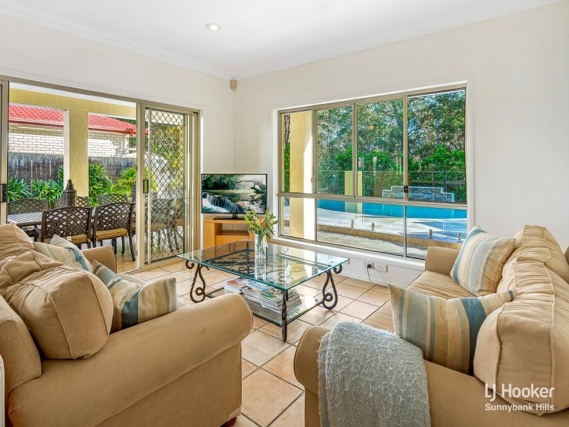 42 Poinciana Crescent, Stretton QLD 4116