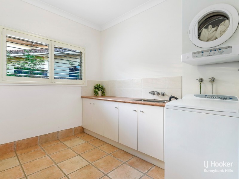 42 Poinciana Crescent, Stretton QLD 4116