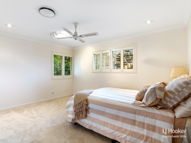 42 Poinciana Crescent, Stretton QLD 4116