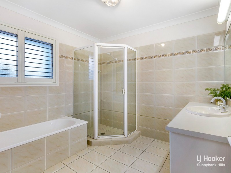 42 Poinciana Crescent, Stretton QLD 4116